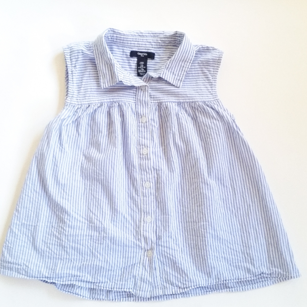 Gap Sleeveless Button Down Top